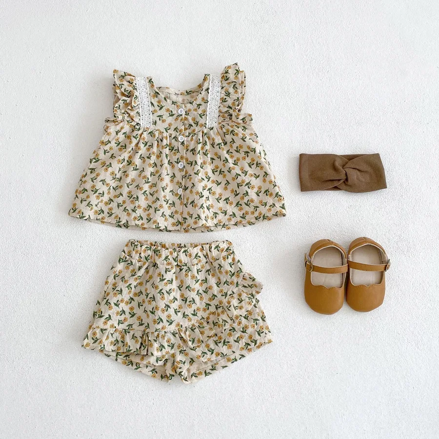Summer Infant Clothing Suit Girl Baby Lace Floral Print Shirt Set Children Cardigan Cotton Casual Fly Sleeve Tops + Shorts 2pcs
Summer Infant Clothing Suit Girl Baby Lace Floral Print Shirt Set Children Cardigan Cotton Casual Fly Sleeve Tops + Shorts 2pcs