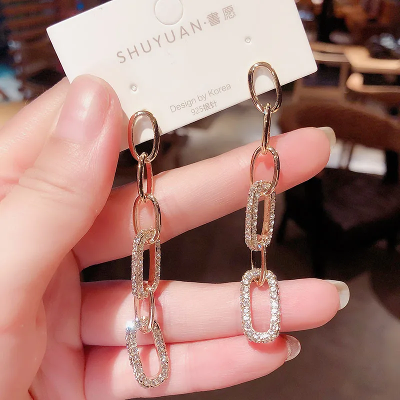 KHARISMA Fashion Rhinestones Alloy Chain Drop Earrings 2022 New Women Jewelrys Earwear Accessories
KHARISMA Fashion Rhinestones Alloy Chain Drop Earrings 2022 New Women Jewelrys Earwear Accessories