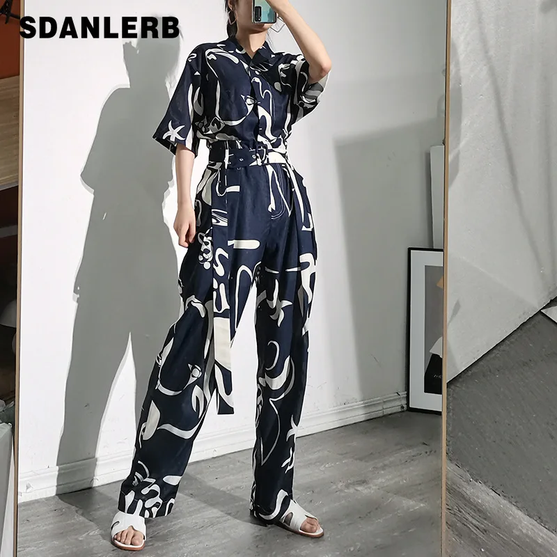 Fall 2021 New Retro Printed Two-Piece Suit Women Lapel Short Sleeve Shirt Lace-up Top Wide Leg Pants Fashion Loose Trousers Set
Fall 2021 New Retro Printed Two-Piece Suit Women Lapel Short Sleeve Shirt Lace-up Top Wide Leg Pants Fashion Loose Trousers Set