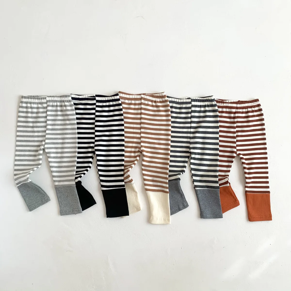 Newborn Striped Leggings Spring Autumn Clothes Girl Infant Splicing Casual Sports Pants Boy Baby Outdoor Cotton Fashion Trousers
Newborn Striped Leggings Spring Autumn Clothes Girl Infant Splicing Casual Sports Pants Boy Baby Outdoor Cotton Fashion Trousers