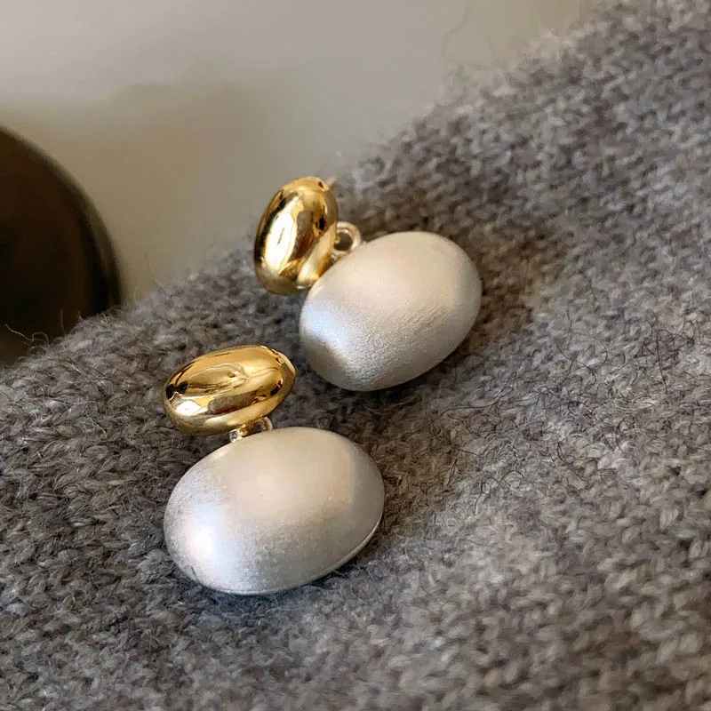 new metal bead chic girl fashion earrings French elegant gorgeous women summer ins piercing
new metal bead chic girl fashion earrings French elegant gorgeous women summer ins piercing