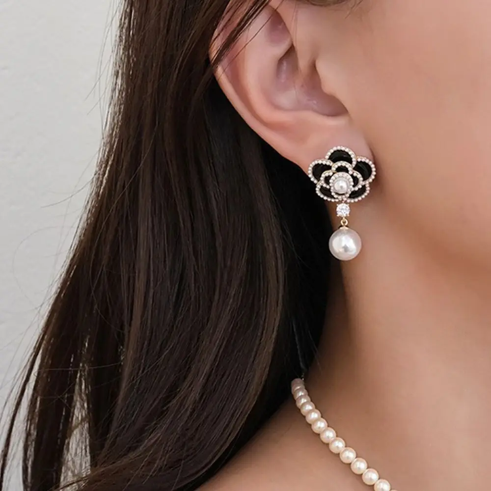 Party Wedding Jewelry Pearl Pendant Metal Flower Stud Earrings Korean Fashion Earrings Camellia Earrings Women Jewelry
Party Wedding Jewelry Pearl Pendant Metal Flower Stud Earrings Korean Fashion Earrings Camellia Earrings Women Jewelry