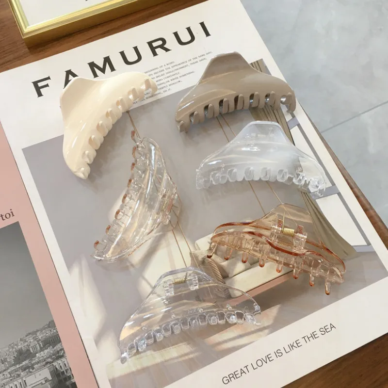 2021 Fashion Hair Claw Geometric Temperament Transparent Color Acrylic Clip Party Gift 
2021 Fashion Hair Claw Geometric Temperament Transparent Color Acrylic Clip Party Gift