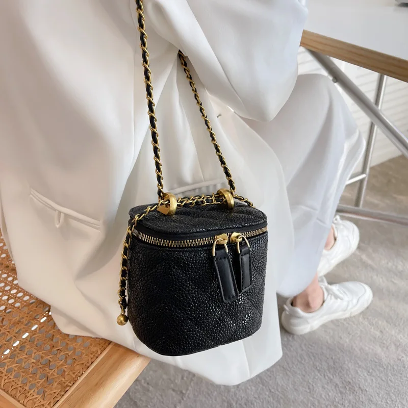 Texture Chain Small Bag Women's 2022 Spring New All-match One-shoulder Messenger Bag Fashion Diamond Small Square Bag
Texture Chain Small Bag Women's 2022 Spring New All-match One-shoulder Messenger Bag Fashion Diamond Small Square Bag