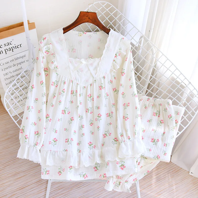Japanese Women's Double-layer Cotton Gauze Washed Crepe Pajamas Long-sleeve Pullover Lace Floral Homewear Suit Square-collar Set
Japanese Women's Double-layer Cotton Gauze Washed Crepe Pajamas Long-sleeve Pullover Lace Floral Homewear Suit Square-collar Set