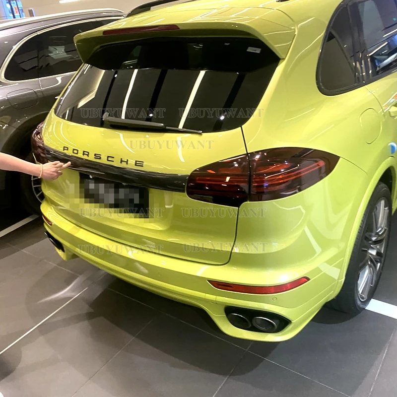 Средний спойлер из настоящего углеродного волокна для Porsche Cayenne 958 92A MK2 SUV GTS 2015-2017, заднее крыло багажника из настоящего углеродного волокна, спойлер на крышу
Средний спойлер из настоящего углеродного волокна для Porsche Cayenne 958 92A MK2 SUV GTS 2015-2017, заднее крыло багажника из настоящего углеродного волокна, спойлер на крышу