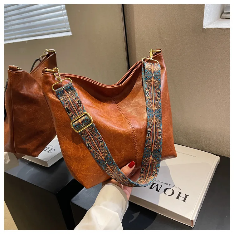 2023 New commuting soft leather senior bag women's large capacity fashion spring and summer single shoulder crossbody bag
2023 New commuting soft leather senior bag women's large capacity fashion spring and summer single shoulder crossbody bag