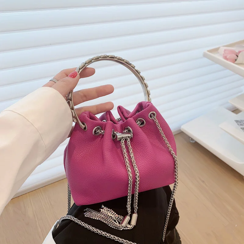 Luxury Chain Design Shoulder Messenger Bag For Women 2022 Fashion Small Bucket Tote Bag Female Handbags And Purses Travel Bags
Luxury Chain Design Shoulder Messenger Bag For Women 2022 Fashion Small Bucket Tote Bag Female Handbags And Purses Travel Bags