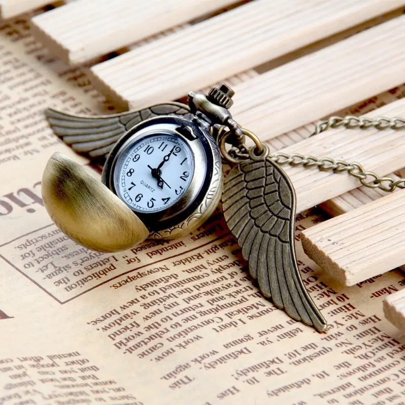 Harry Potter Spherical Wings Pocket Watch Vintage Flip Pocket Watch Fashion Student Children's Necklace Gift Quartz Watch 
Harry Potter Spherical Wings Pocket Watch Vintage Flip Pocket Watch Fashion Student Children's Necklace Gift Quartz Watch