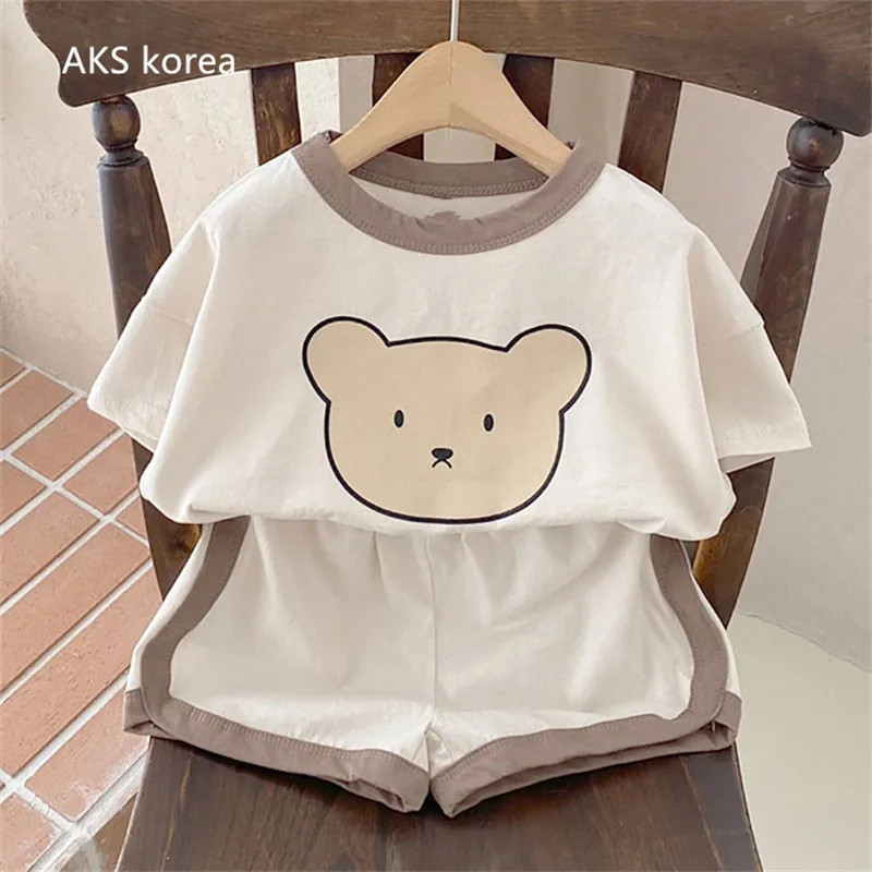 Baby Boy Girl Outfit Clothes Korean Fashion Cute Cartoon Bear Short Sleeve Shorts Set Summer Soft Cotton Thin Kids Clothes Set
Baby Boy Girl Outfit Clothes Korean Fashion Cute Cartoon Bear Short Sleeve Shorts Set Summer Soft Cotton Thin Kids Clothes Set