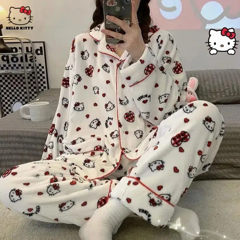 Пижама Kawaii Hello Kitty на осень и зиму, утепленная одежда из кораллового флиса для девочек, костюм, Детские ученические плюшевые брюки, брюки, оде...
Пижама Kawaii Hello Kitty на осень и зиму, утепленная одежда из кораллового флиса для девочек, костюм, Детские ученические плюшевые брюки, брюки, оде...
