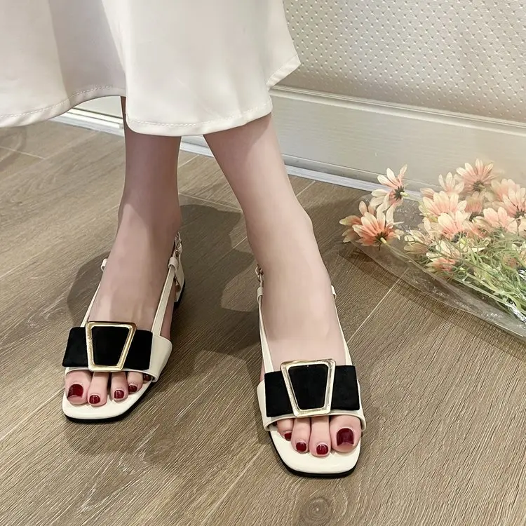 New Summer Women's Sandals Square Buckle Thick Heel Metal Low Heel Women's Sandals Fashion High-quality Office Women's Shoes
New Summer Women's Sandals Square Buckle Thick Heel Metal Low Heel Women's Sandals Fashion High-quality Office Women's Shoes