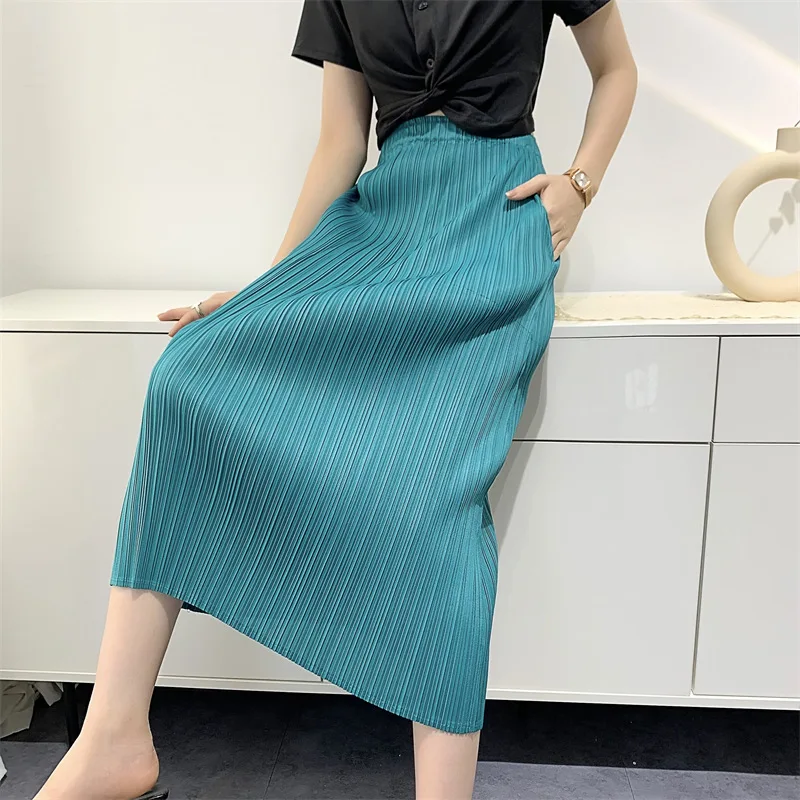 Summer new Miyake pleated half-length women's skirt basic fashion all-match high waist straight skirt
Summer new Miyake pleated half-length women's skirt basic fashion all-match high waist straight skirt