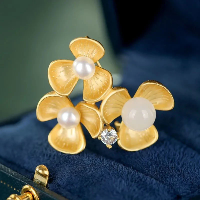 Ancient gold craftsmanship natural Hetian jade round beads flowers pearl temperament luxury brooch Chinese style jewelry
Ancient gold craftsmanship natural Hetian jade round beads flowers pearl temperament luxury brooch Chinese style jewelry