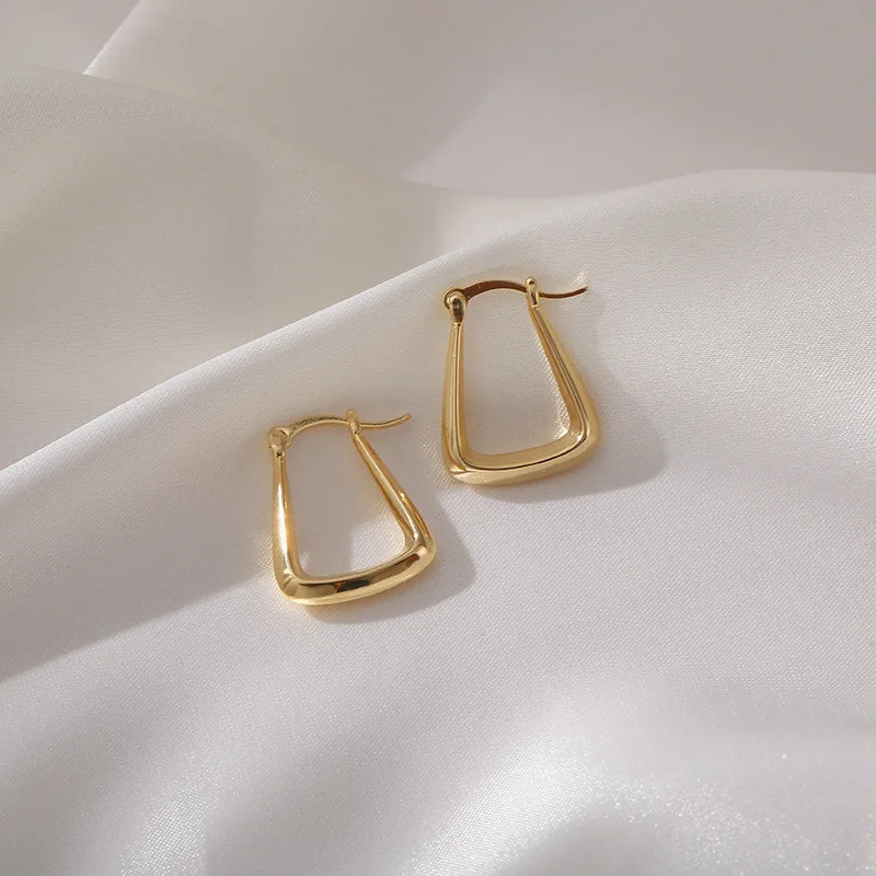 Prevent allergy Gold Color Irregular Square Hoops Earrings for Women Girls Charms Sexy Ear Hooks 2022 New Engagement Design 
Prevent allergy Gold Color Irregular Square Hoops Earrings for Women Girls Charms Sexy Ear Hooks 2022 New Engagement Design