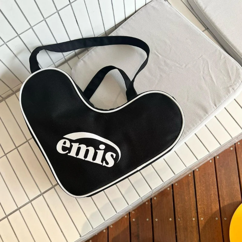 New South Korea Niche Design Heart-Shape Shoulder Bags for Women Y2k Fashion Casual Handbags Ladies Waterproof Underarm Bags
New South Korea Niche Design Heart-Shape Shoulder Bags for Women Y2k Fashion Casual Handbags Ladies Waterproof Underarm Bags