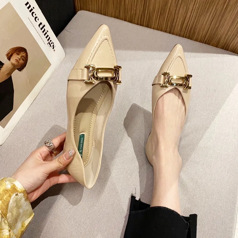 2022 new age season flat pointed buckles single female soft leather shoes joker doug shoes late night breeze gently
2022 new age season flat pointed buckles single female soft leather shoes joker doug shoes late night breeze gently
