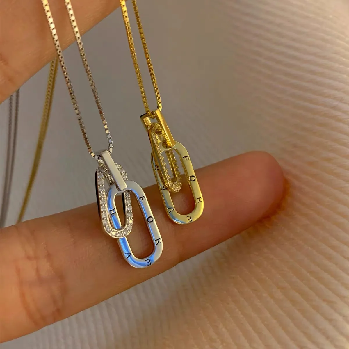 S925 pure silver letter interlocking chain necklace 2022 new female senior brief paragraph clavicle
S925 pure silver letter interlocking chain necklace 2022 new female senior brief paragraph clavicle