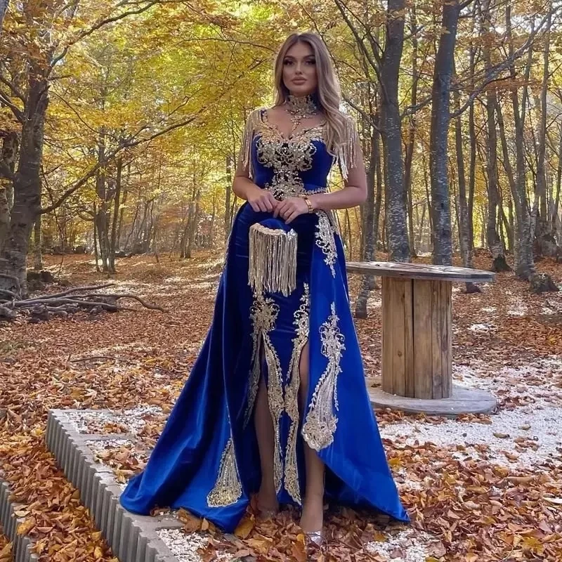 Karakou Algerien Arabic Evening Dresses 2022 Dubai Velvet High Split Caftan Prom Gowns Kaftan Mermaid Embroidery Party Dress
Karakou Algerien Arabic Evening Dresses 2022 Dubai Velvet High Split Caftan Prom Gowns Kaftan Mermaid Embroidery Party Dress