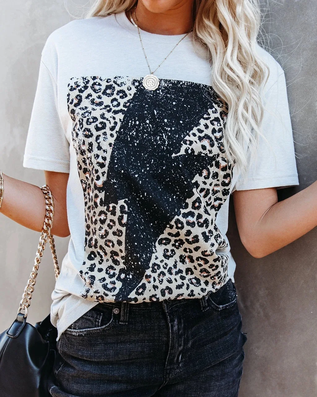Women's Tops Short Sleeve O-Neck T-shirt 2021 Print Casual Shirts Summer Lightning Print Tees Fashion Blouse Female
Women's Tops Short Sleeve O-Neck T-shirt 2021 Print Casual Shirts Summer Lightning Print Tees Fashion Blouse Female