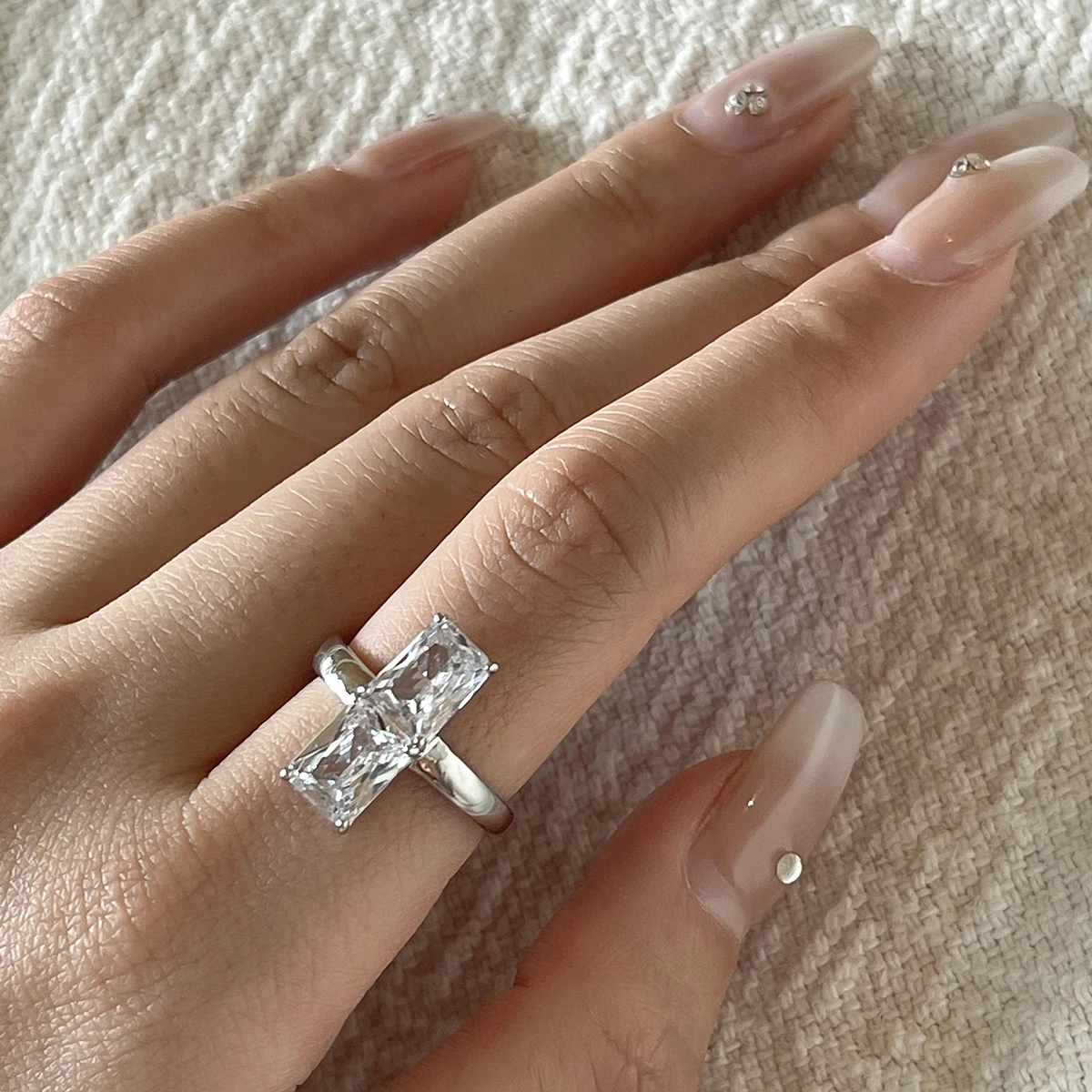 

European and American Entry Lux Simple Commute All-Match Cube Sugar Gem Ring Graceful and Fashionable Index Finger Ring Women