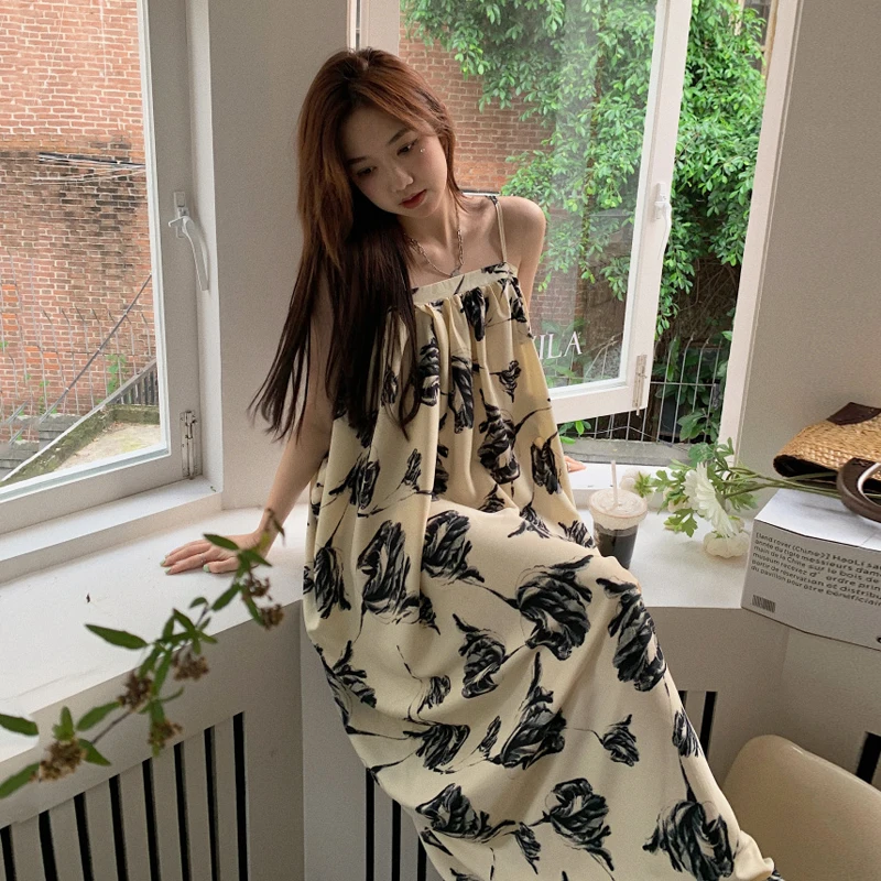 Ink print temperament suspender dress summer 2022 new style fashion big swing high waist mid length skirt women ins fashion
Ink print temperament suspender dress summer 2022 new style fashion big swing high waist mid length skirt women ins fashion