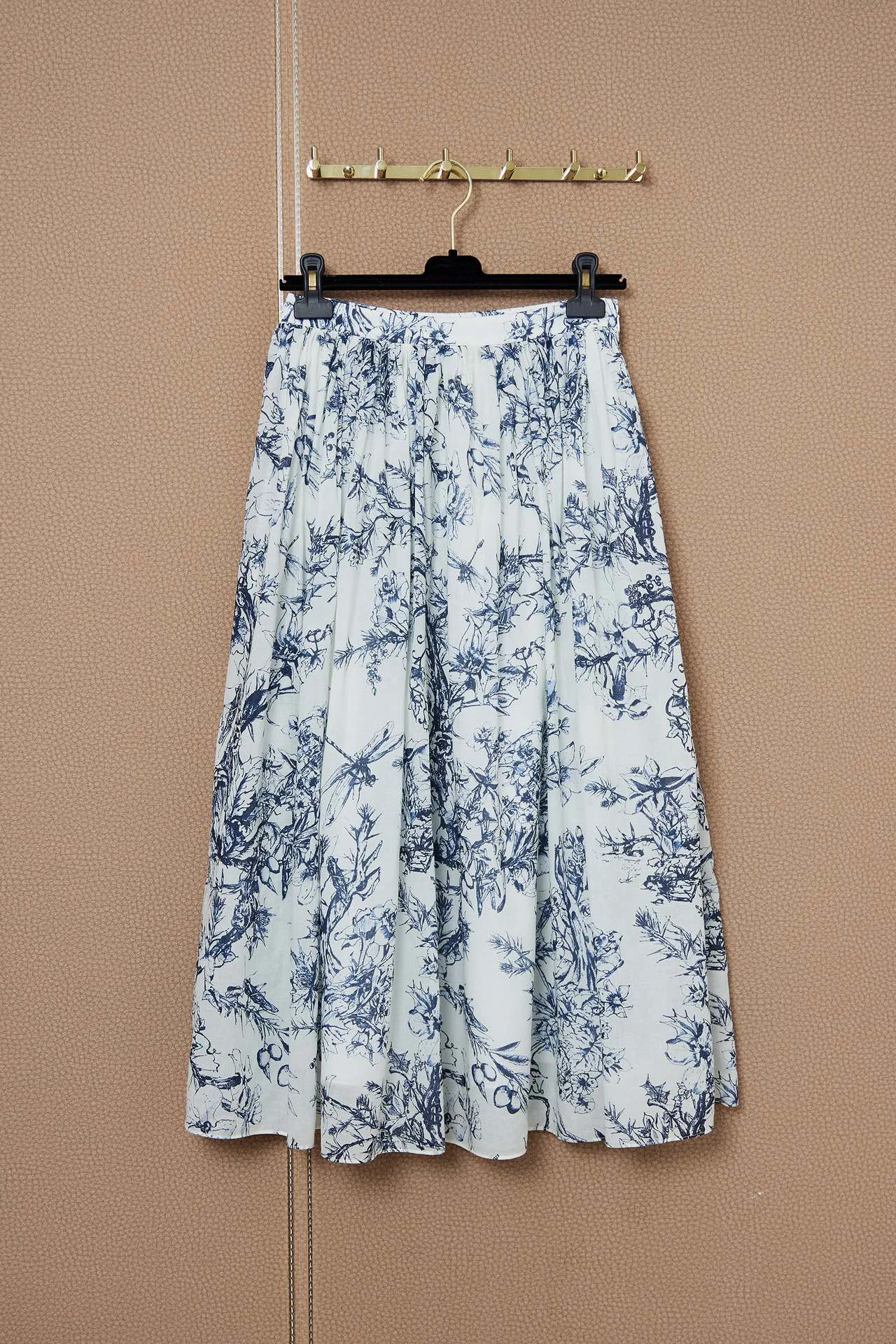 2022 New Spring Elegant Printing Women Midi Skirt High Quality Vintage Bottoms Runway Designer Chic Summer
2022 New Spring Elegant Printing Women Midi Skirt High Quality Vintage Bottoms Runway Designer Chic Summer