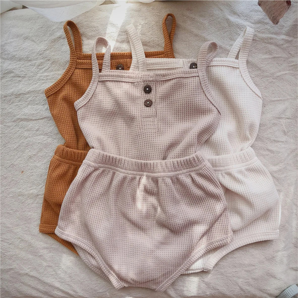 Summer New Baby Solid Color Suit Girls Korean Children's Wear Baby Sleeveless Tshirt+ Triangle Shorts Infant Home Clothing 2pcs
Summer New Baby Solid Color Suit Girls Korean Children's Wear Baby Sleeveless Tshirt+ Triangle Shorts Infant Home Clothing 2pcs