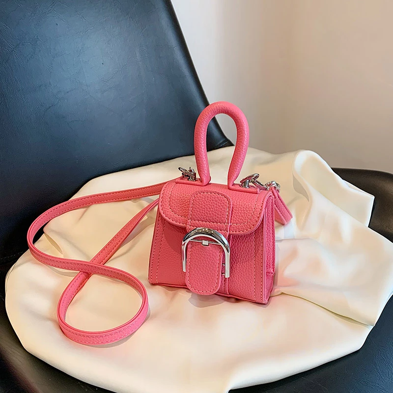 Horseshoe Buckle Flap Women's Bag Fashion Mini Handbag and Purse Lady PU Shoulder Bag Messenger Bag New Lipstick Bags for Women
Horseshoe Buckle Flap Women's Bag Fashion Mini Handbag and Purse Lady PU Shoulder Bag Messenger Bag New Lipstick Bags for Women