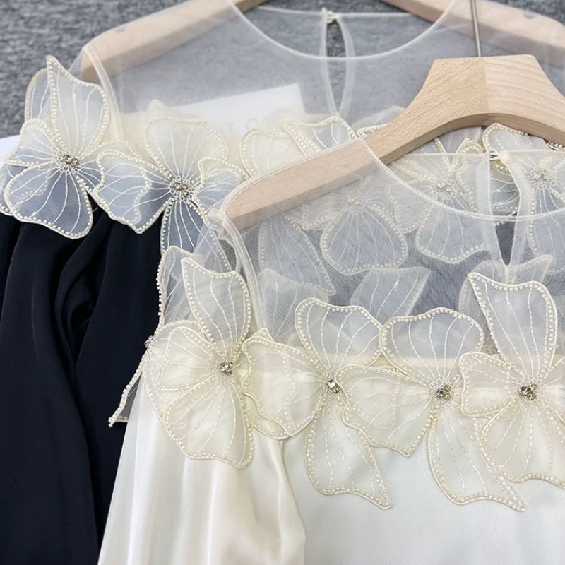 Woman Spring Mesh Spliced 3D Flowers Embroidery Pearls Beaded Shirts OL Floral Appliques Chiffon Blouse Long-sleeved Tops Blusas
Woman Spring Mesh Spliced 3D Flowers Embroidery Pearls Beaded Shirts OL Floral Appliques Chiffon Blouse Long-sleeved Tops Blusas