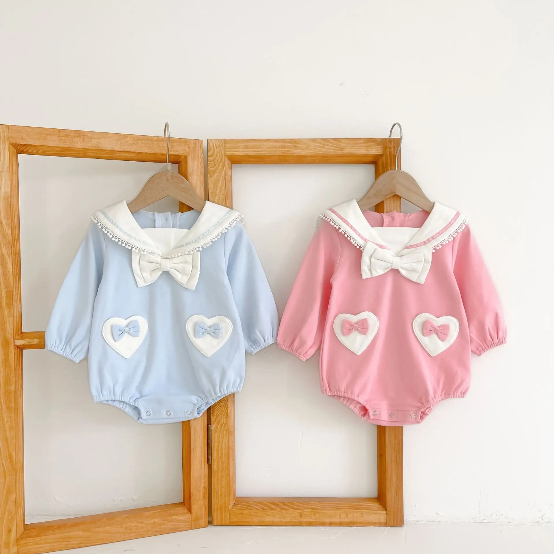2022 New Spring Ninety-five Percent Cotton Baby Triangle Romper Bow Romper For Baby Girl And Suitable For 1-3 Years Old
2022 New Spring Ninety-five Percent Cotton Baby Triangle Romper Bow Romper For Baby Girl And Suitable For 1-3 Years Old