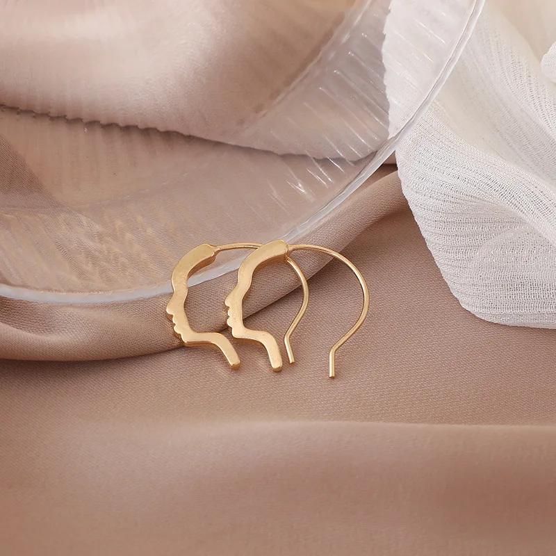 Minimalist Gold Silver Color Abstract Art Human Face Circle Hoop Earrings for Women Girl Clip Earring Wedding Party Jewelry
Minimalist Gold Silver Color Abstract Art Human Face Circle Hoop Earrings for Women Girl Clip Earring Wedding Party Jewelry