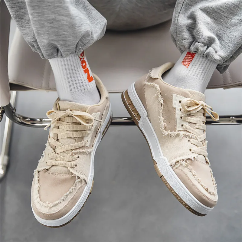 Men Casual Shoes 2022 New Comfortable Breathable Walking Sports Running Shoes Outdoor Fashion Men Sneakers Male Vulcanized Shoes
Men Casual Shoes 2022 New Comfortable Breathable Walking Sports Running Shoes Outdoor Fashion Men Sneakers Male Vulcanized Shoes