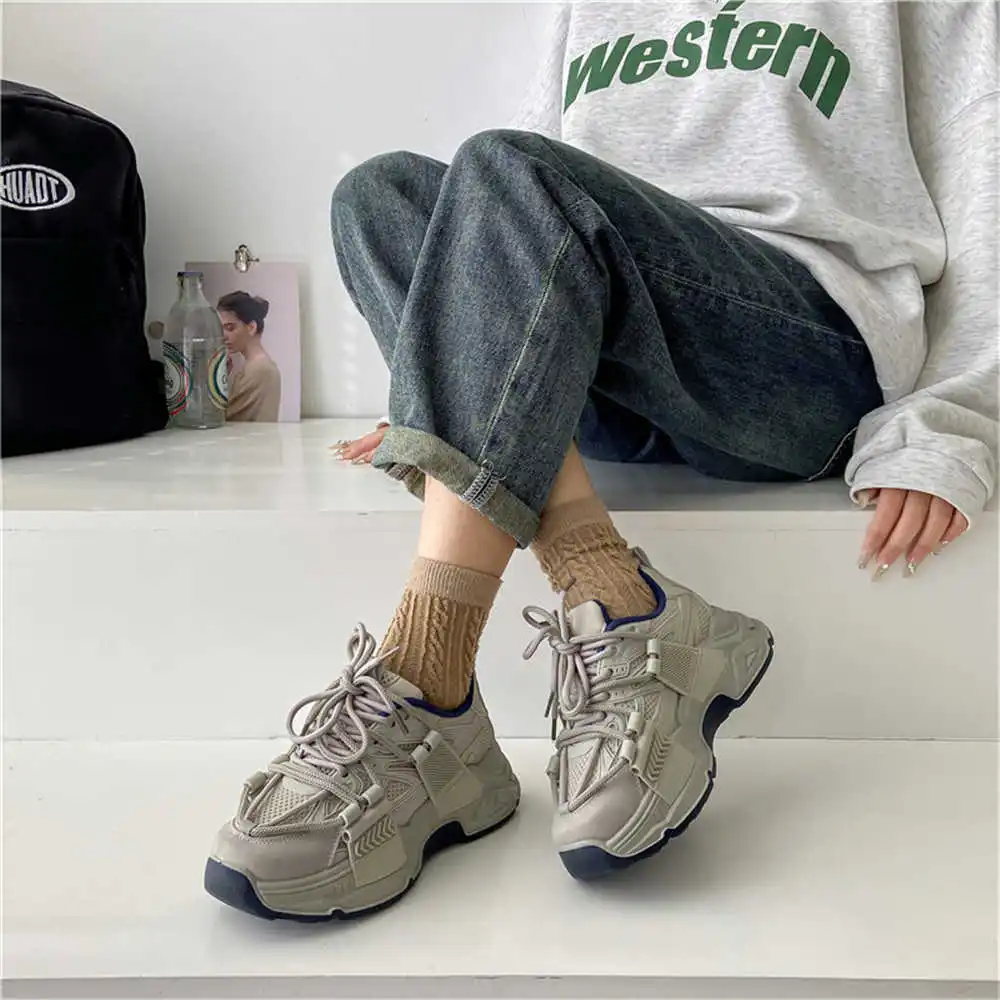 Весна-Осень номер 40 оптовая продажа теннисные женские кроссовки на открытом воздухе китайская обувь женская спортивная обувь для прогулок YDX2
Весна-Осень номер 40 оптовая продажа теннисные женские кроссовки на открытом воздухе китайская обувь женская спортивная обувь для прогулок YDX2