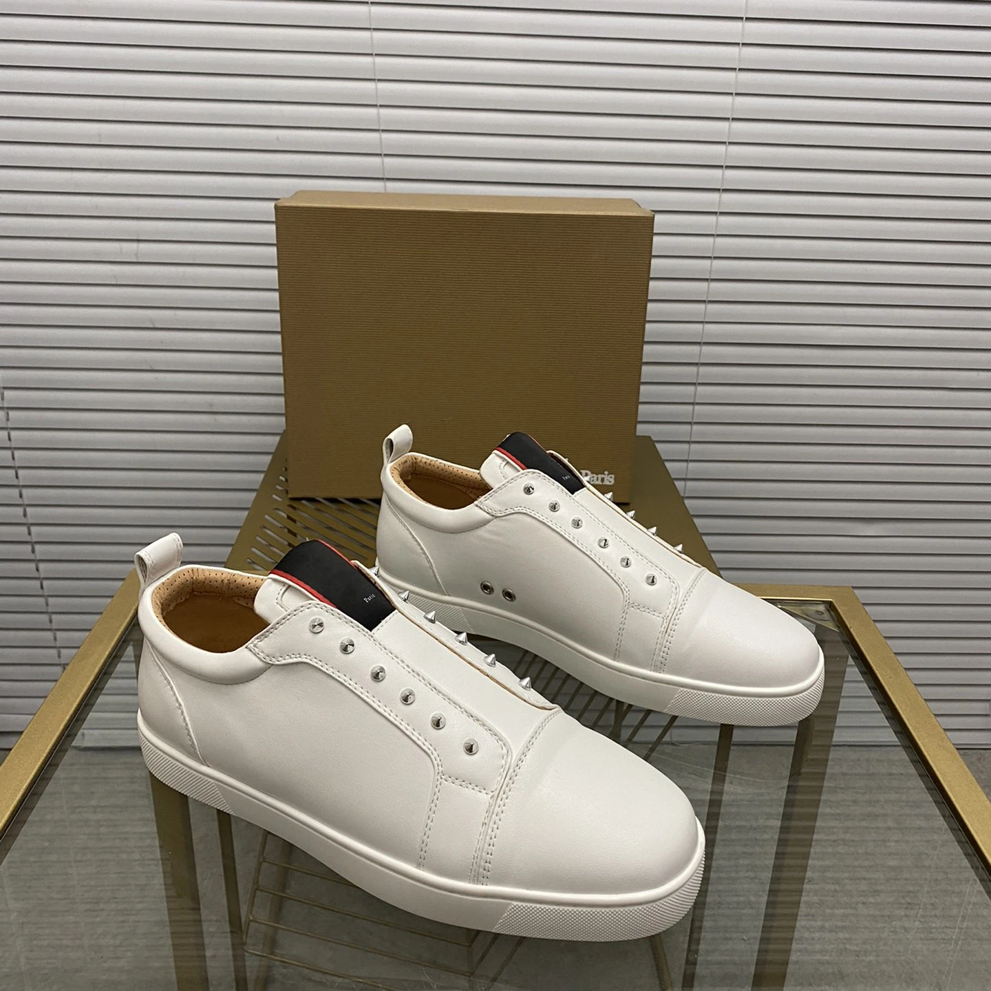 Top Quality Red Soled Mens Casual Shoes Luxury Women Leather Sneakers Unisex Fashion Trainers Youth Designer Couple Shoes MD0178
Top Quality Red Soled Mens Casual Shoes Luxury Women Leather Sneakers Unisex Fashion Trainers Youth Designer Couple Shoes MD0178