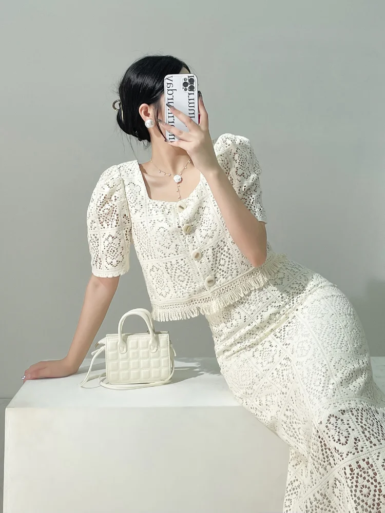 Women's Vintage Chinese Style Two-piece Hollowed Out Bubble Short Sleeved Top + High Waisted Skirt Summer Temperament Dress Set
Women's Vintage Chinese Style Two-piece Hollowed Out Bubble Short Sleeved Top + High Waisted Skirt Summer Temperament Dress Set