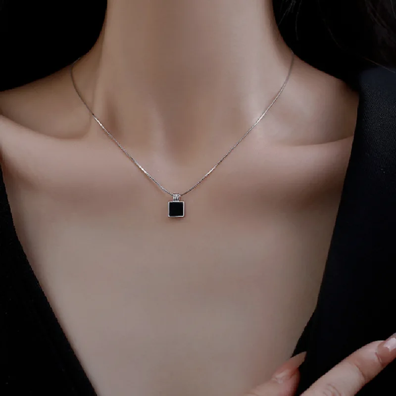 Simple Black Square Pendant Necklace for Women Wedding Engagement Jewelry 925 Sterling Silver Sweater Clavicle Chain Necklace
Simple Black Square Pendant Necklace for Women Wedding Engagement Jewelry 925 Sterling Silver Sweater Clavicle Chain Necklace