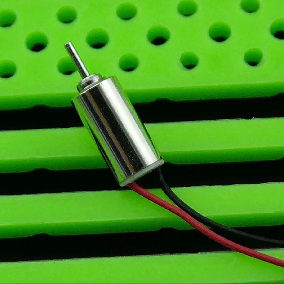 1Pcs 408 Hollow Cup Micro DC Motor Airplane Model Mini Motor Toy Accessories Length 8mm Diameter 4mm Small Motor
1Pcs 408 Hollow Cup Micro DC Motor Airplane Model Mini Motor Toy Accessories Length 8mm Diameter 4mm Small Motor