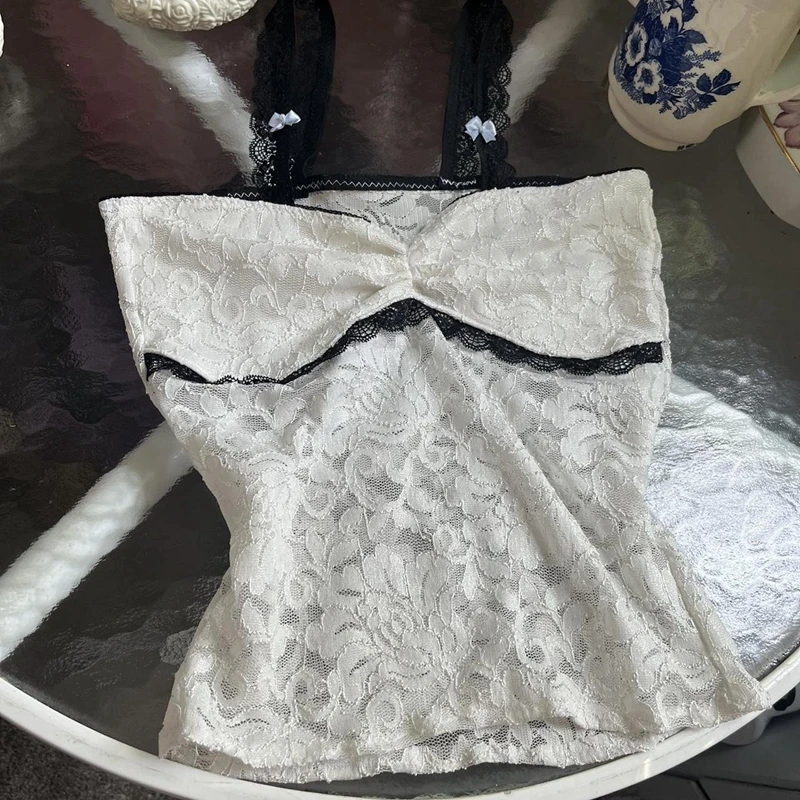 Cute Sweet Girl Floral Lace Strap Crop Tops Grunge Fairy 90s Vintage Camis Chic Women Milkmaid Tops Y2K Retro Vest Streetwear
Cute Sweet Girl Floral Lace Strap Crop Tops Grunge Fairy 90s Vintage Camis Chic Women Milkmaid Tops Y2K Retro Vest Streetwear
