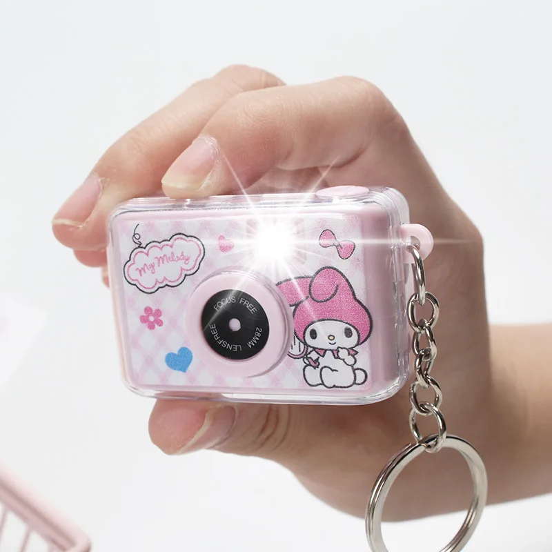Kawaii Sanrio брелок с милым рисунком Kuromi My Melody Cinnamoroll брелок со светодиодной подсветкой украшения Ювелирные изделия Подарки
Kawaii Sanrio брелок с милым рисунком Kuromi My Melody Cinnamoroll брелок со светодиодной подсветкой украшения Ювелирные изделия Подарки
