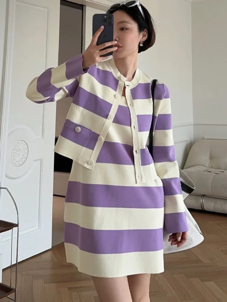 2023 autumn Two Piece Set Women Cardigan Sexy Spaghetti Strap Dress knitwears 2 Piece Set outfit knitwears conjuntos para vestir 
2023 autumn Two Piece Set Women Cardigan Sexy Spaghetti Strap Dress knitwears 2 Piece Set outfit knitwears conjuntos para vestir