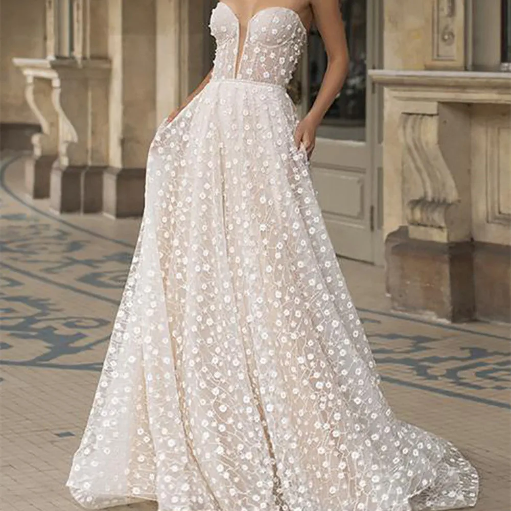 Strapless Glitter Wedding Dress 2022 Backless A Line Beaded Lace Sleeveless For Sexy Brides Sweep Train Robe De Mariée Gorgeous
Strapless Glitter Wedding Dress 2022 Backless A Line Beaded Lace Sleeveless For Sexy Brides Sweep Train Robe De Mariée Gorgeous