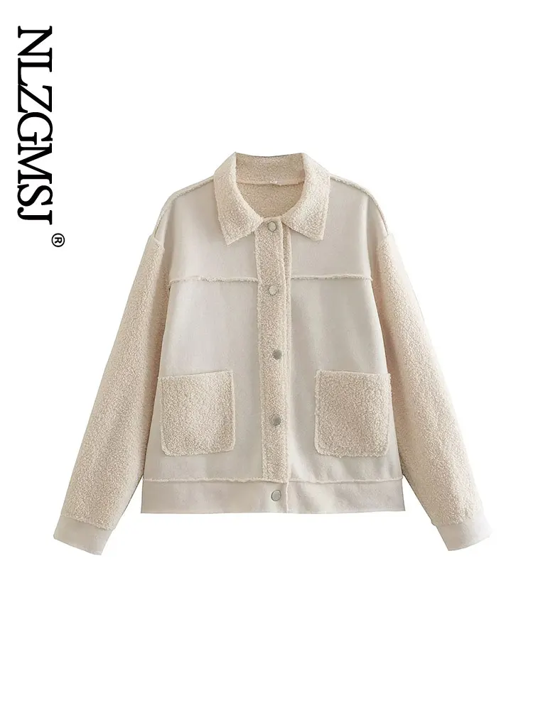 Куртка женская зимняя короткая из искусственного меха с отложным воротником и длинным рукавом
Куртка женская зимняя короткая из искусственного меха с отложным воротником и длинным рукавом