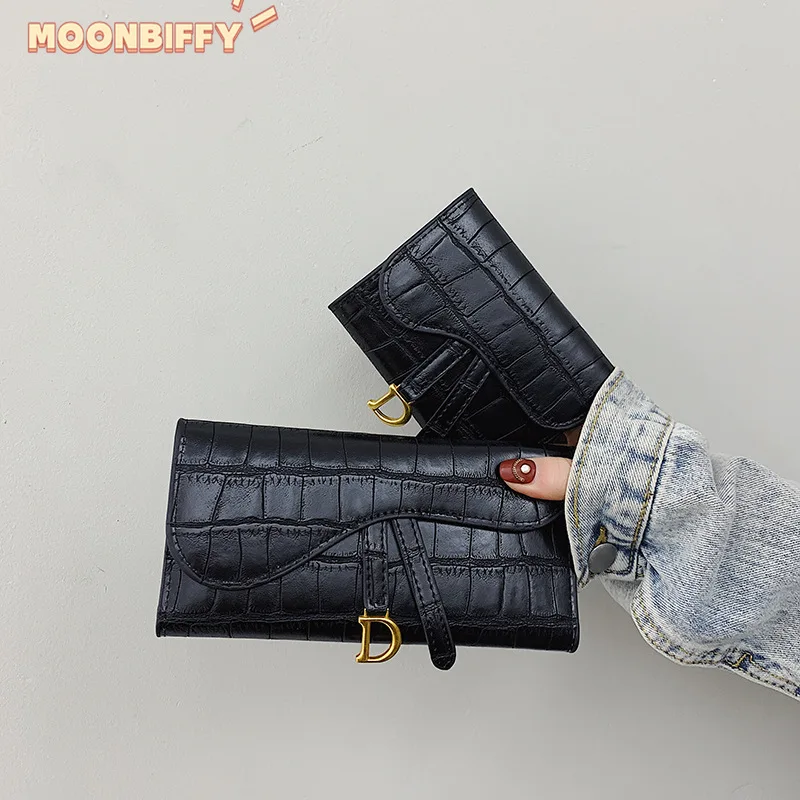 Кошелек женский короткий кожаный с отделением для карт, маленький бумажник с узором, мягкая сумочка из искусственной кожи с Отделом для мон...
Кошелек женский короткий кожаный с отделением для карт, маленький бумажник с узором, мягкая сумочка из искусственной кожи с Отделом для мон...