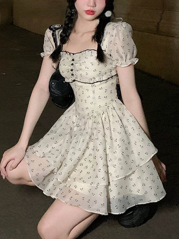 Женское винтажное мини-платье с цветочным принтом, элегантное пляжное цельнокроеное платье в Корейском стиле, милое короткое праздвечерни... 
Женское винтажное мини-платье с цветочным принтом, элегантное пляжное цельнокроеное платье в Корейском стиле, милое короткое праздвечерни...