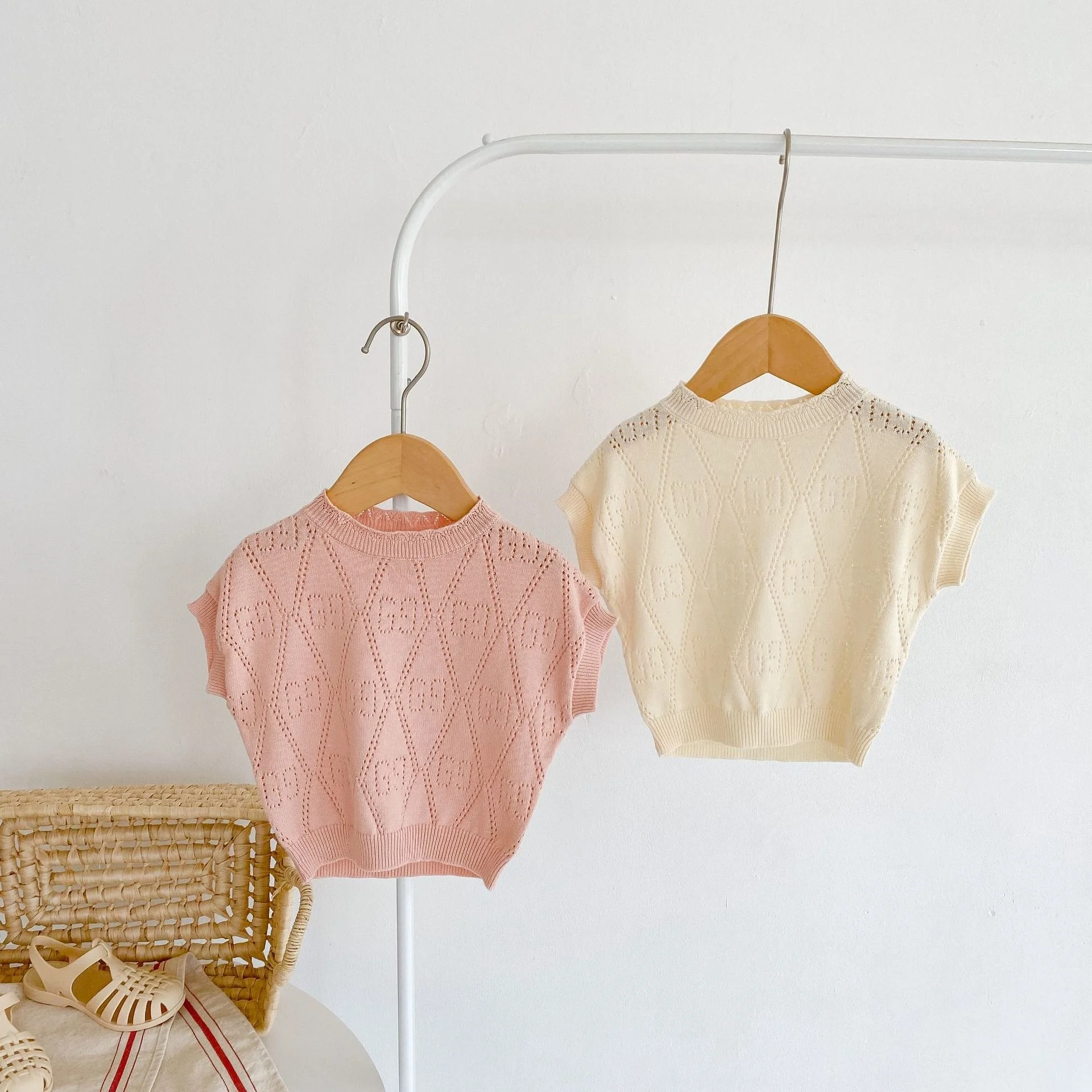 New Knitted Thin Female Baby Sweet and Versatile Baby 0-3 Year Old Round Neck Hollow Pullover
New Knitted Thin Female Baby Sweet and Versatile Baby 0-3 Year Old Round Neck Hollow Pullover