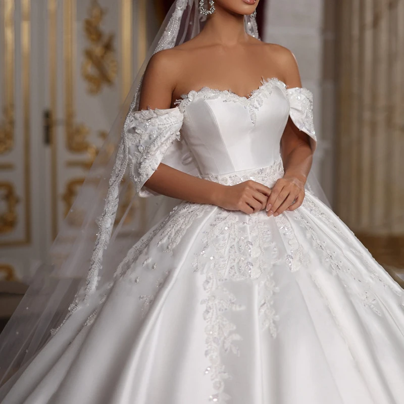 Haute Couture Romantic Sweetheart Lace Up Ball Gown Wedding Dress Beading Satin Appliques Short Sleeve
Haute Couture Romantic Sweetheart Lace Up Ball Gown Wedding Dress Beading Satin Appliques Short Sleeve