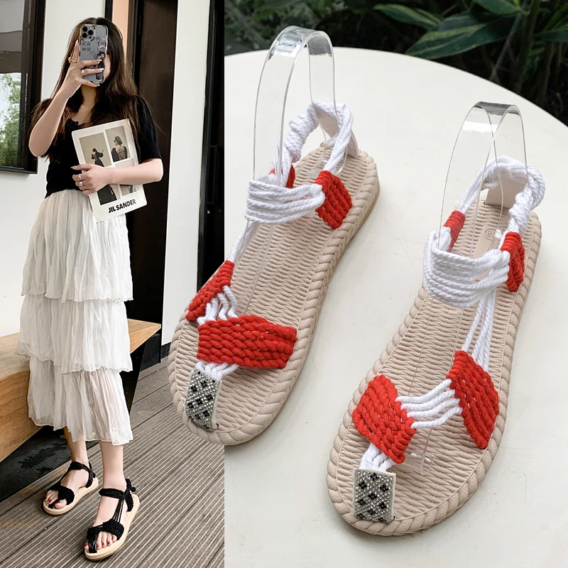 Shoes Slippers Women Summer Lady Luxury Slides Pantofle Girl Designer Flat 2022 Scandals Rubber Rome Basic PU Flat Shoes Fem
Shoes Slippers Women Summer Lady Luxury Slides Pantofle Girl Designer Flat 2022 Scandals Rubber Rome Basic PU Flat Shoes Fem