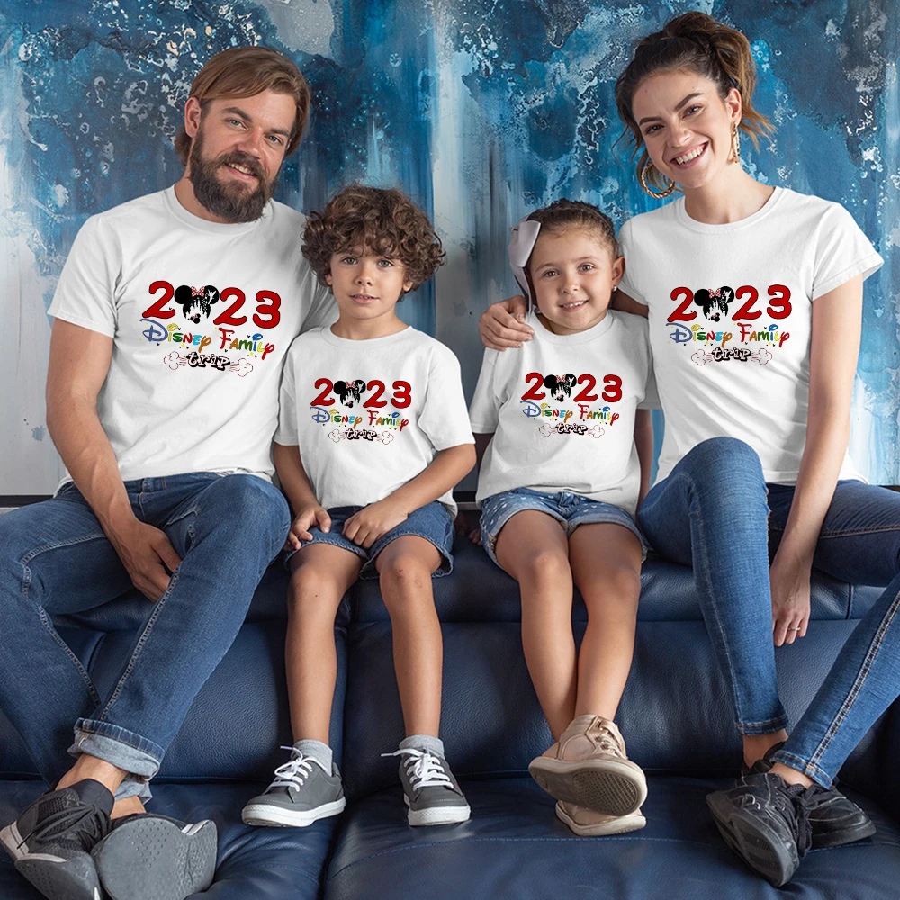 Модель 2023 года, одинаковые костюмы Disney для семьи, отца, матери, дочери, сына, Brother, сестры, детей, футболки, повседневные белые топы, бесплатная...
Модель 2023 года, одинаковые костюмы Disney для семьи, отца, матери, дочери, сына, Brother, сестры, детей, футболки, повседневные белые топы, бесплатная...