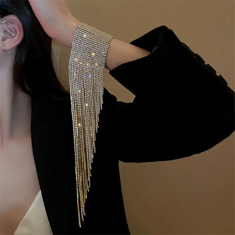 FYUAN Fashion Full Rhinestone Bracelet For Women 2022 Dazzle Long Tassel Crystal Bracelets & Bangles Party Jewelry Gifts
FYUAN Fashion Full Rhinestone Bracelet For Women 2022 Dazzle Long Tassel Crystal Bracelets & Bangles Party Jewelry Gifts